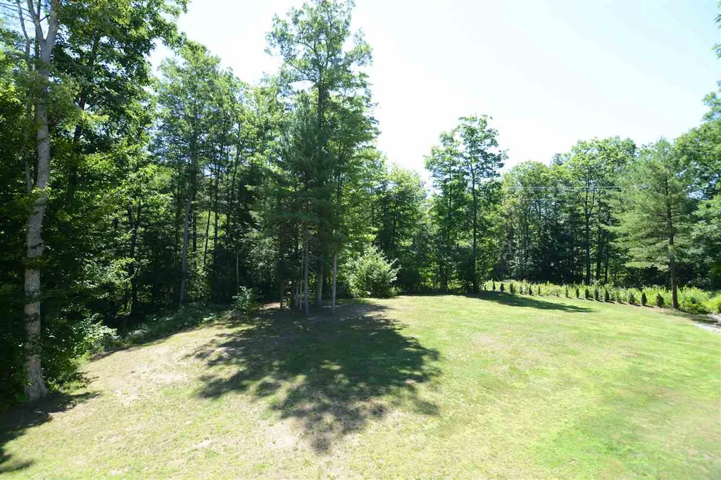13 Swan Circle Concord NH 03301