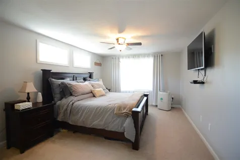 13 Swan Circle Concord NH 03301
