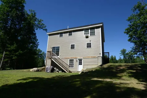 13 Swan Circle Concord NH 03301