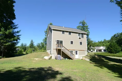 13 Swan Circle Concord NH 03301