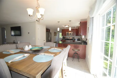 13 Swan Circle Concord NH 03301