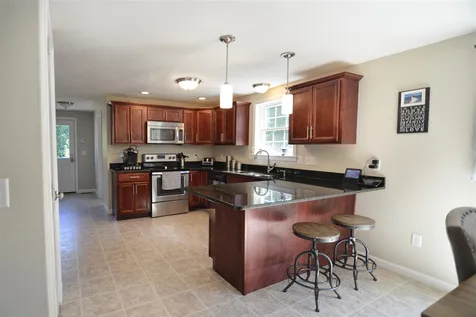 13 Swan Circle Concord NH 03301