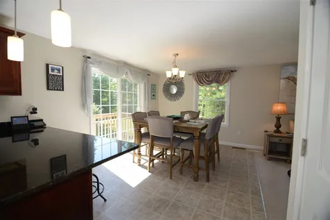 13 Swan Circle Concord NH 03301