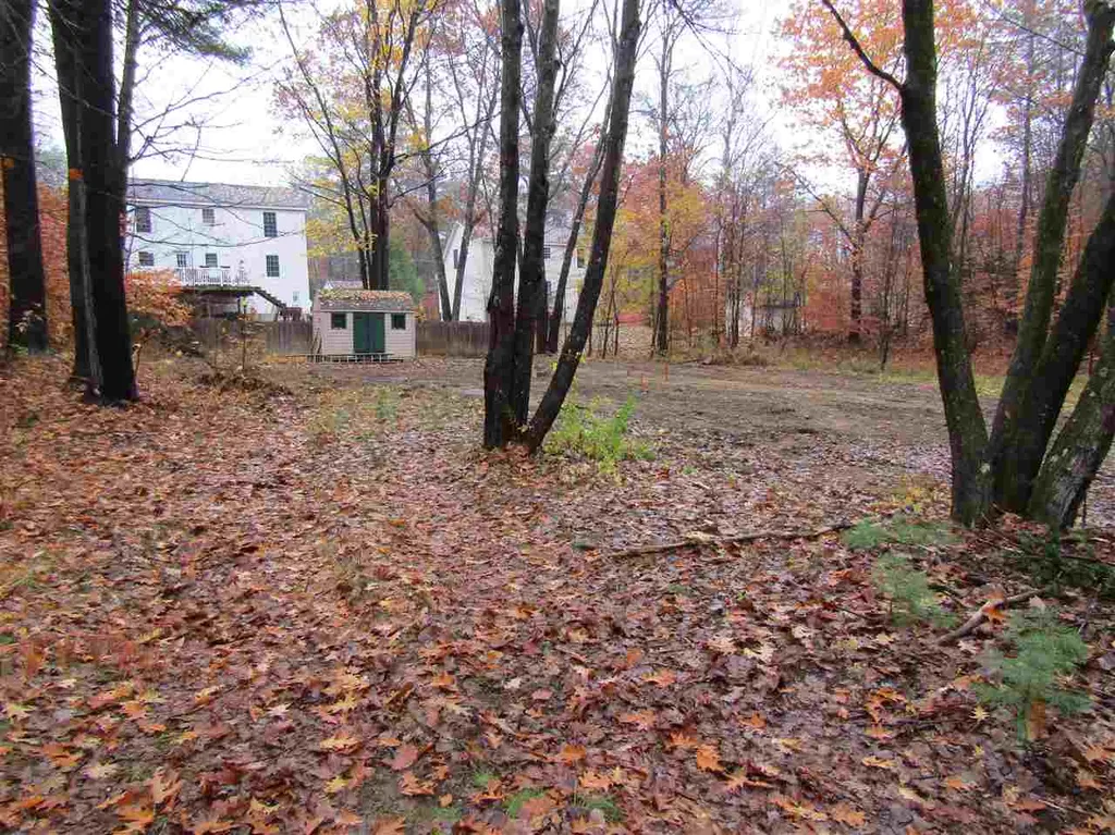 8 Robin Shore Drive Canterbury NH 03224