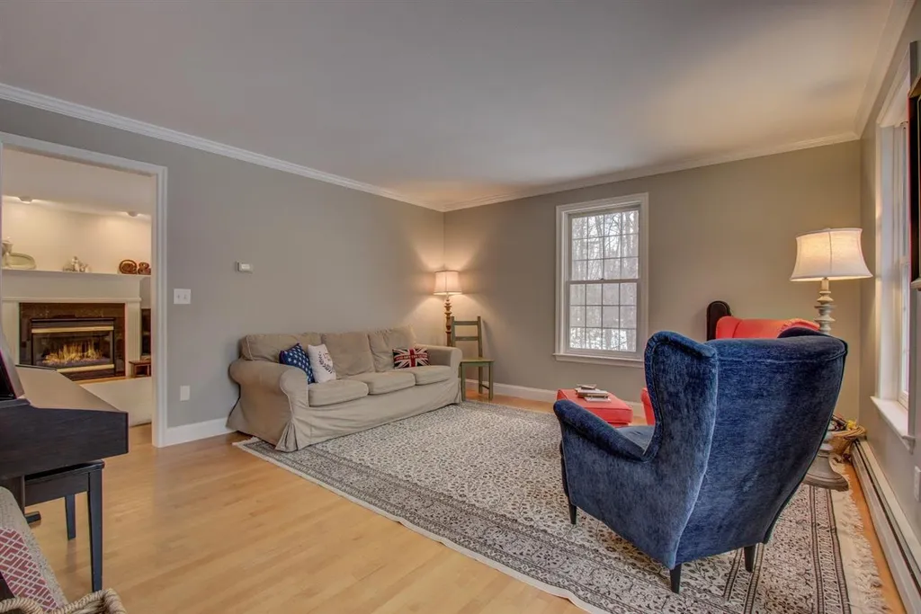 46 Hobbs Road Lee NH 03861
