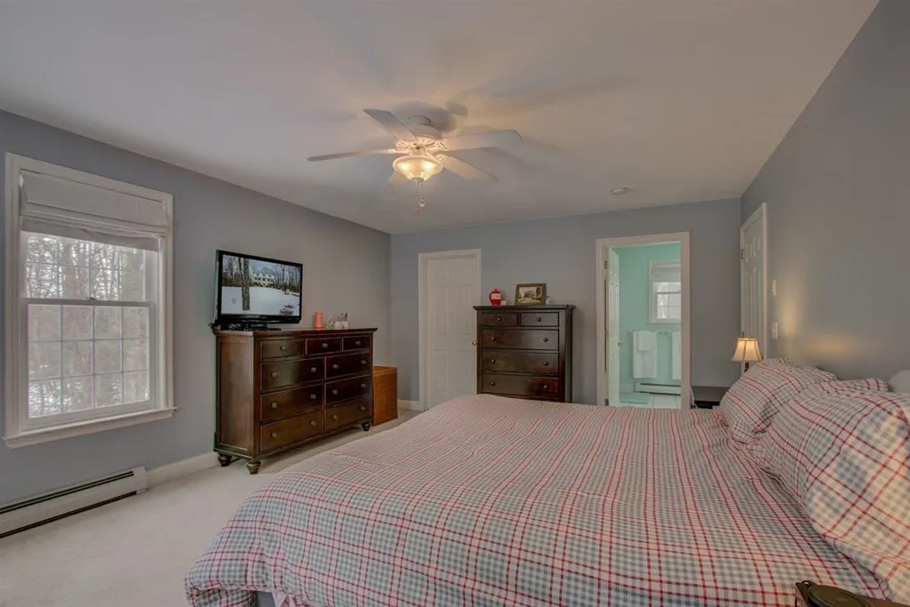 46 Hobbs Road Lee NH 03861