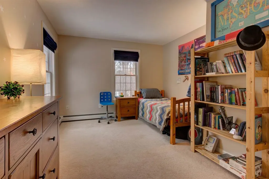 46 Hobbs Road Lee NH 03861