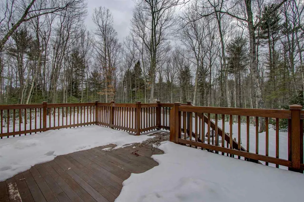 46 Hobbs Road Lee NH 03861
