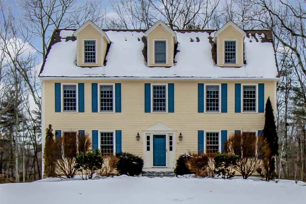 46 Hobbs Road Lee NH 03861