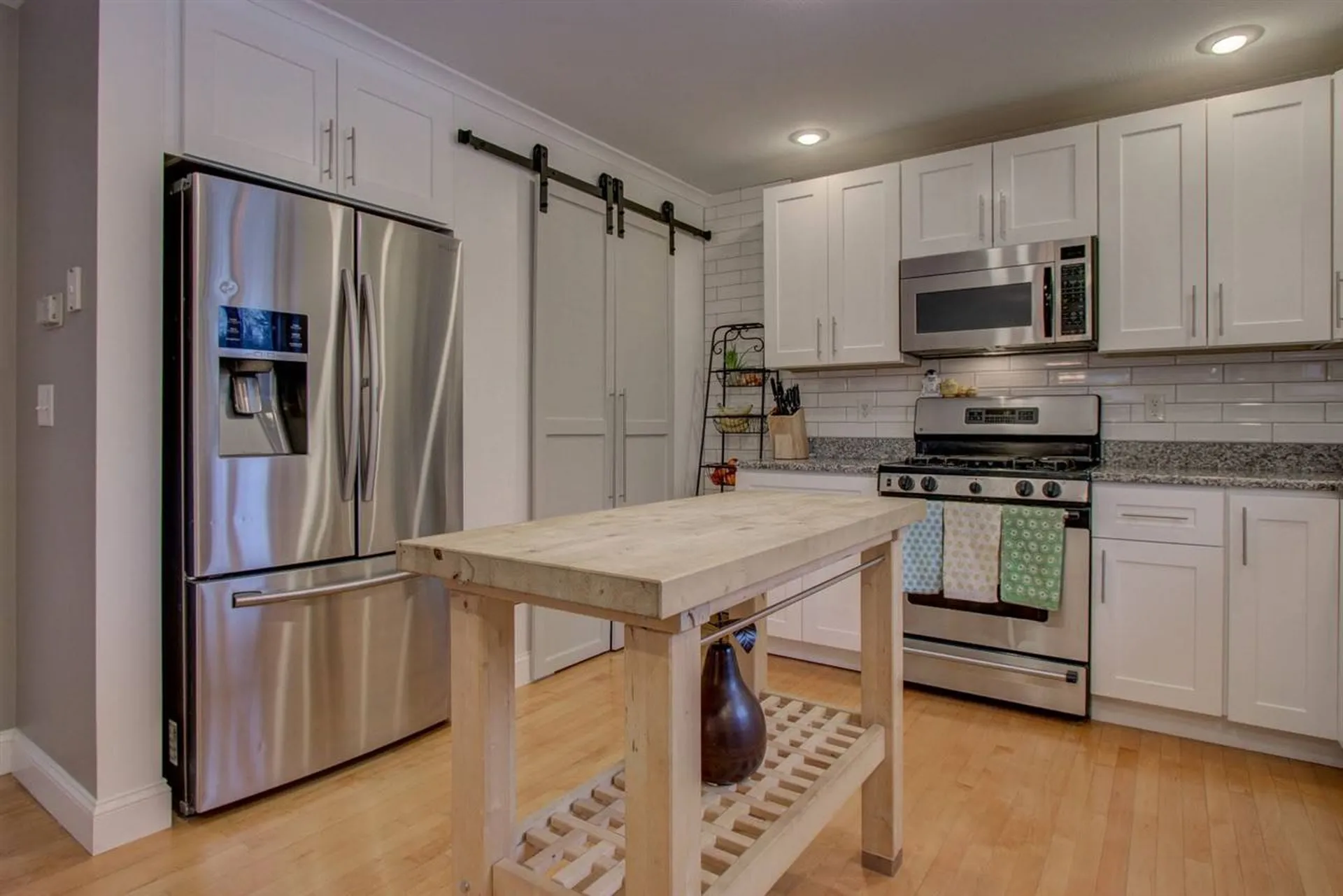 46 Hobbs Road Lee NH 03861