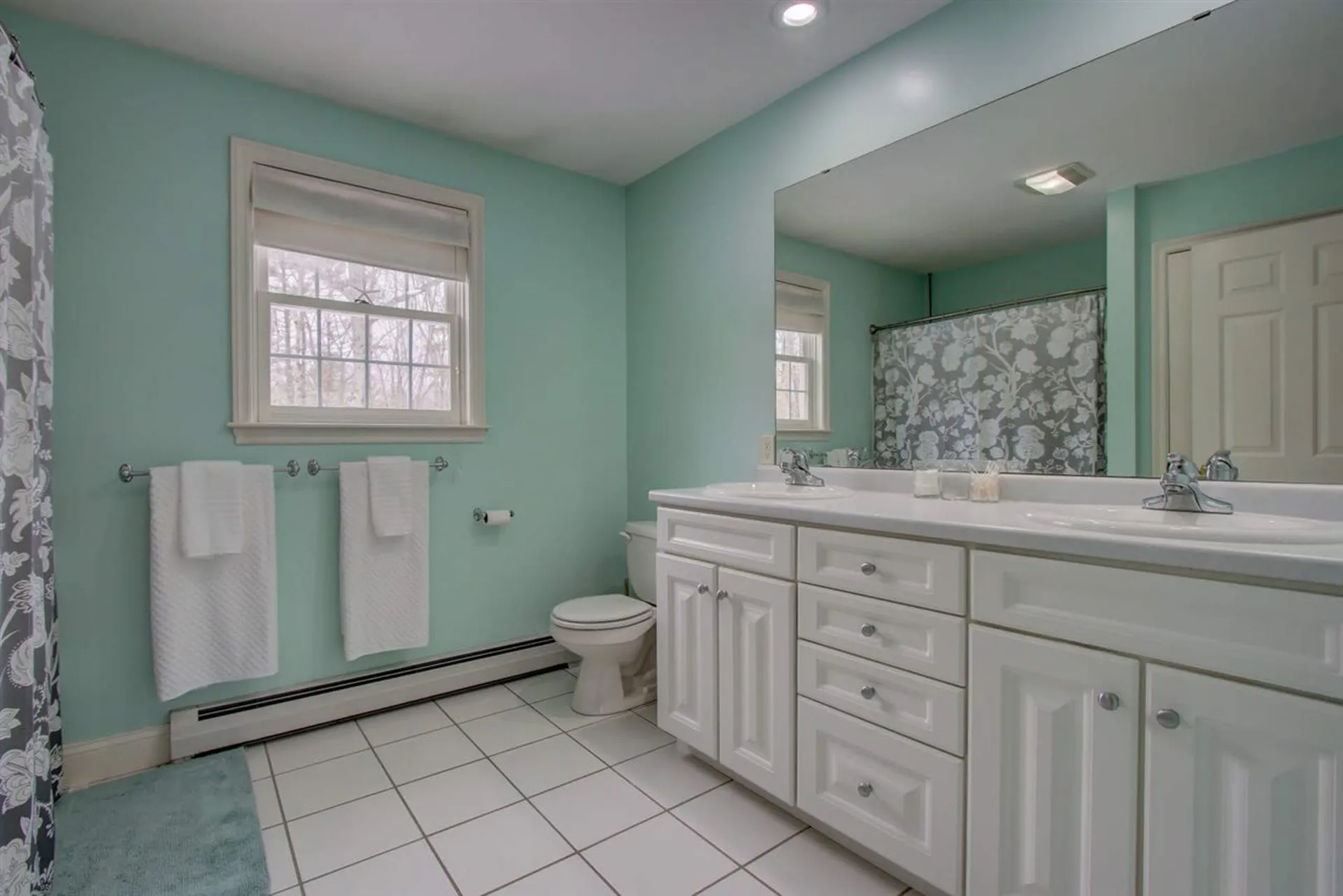 46 Hobbs Road Lee NH 03861