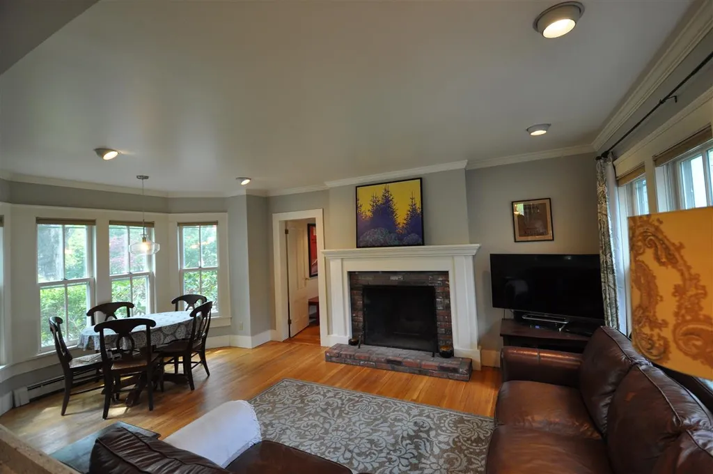35 Main Street Hollis NH 03049