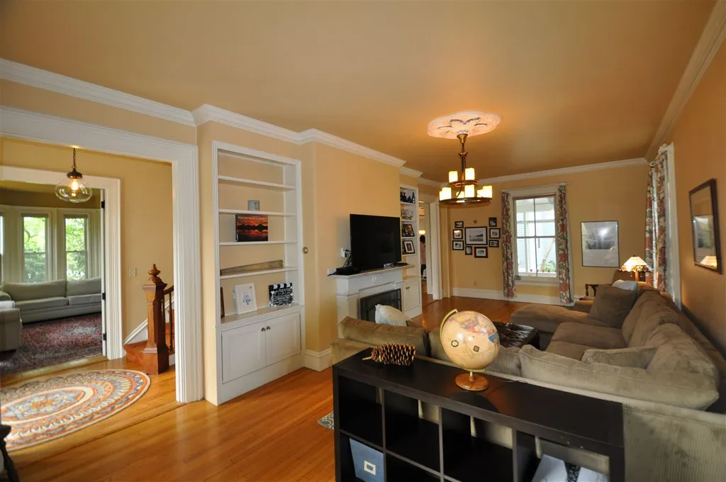 35 Main Street Hollis NH 03049
