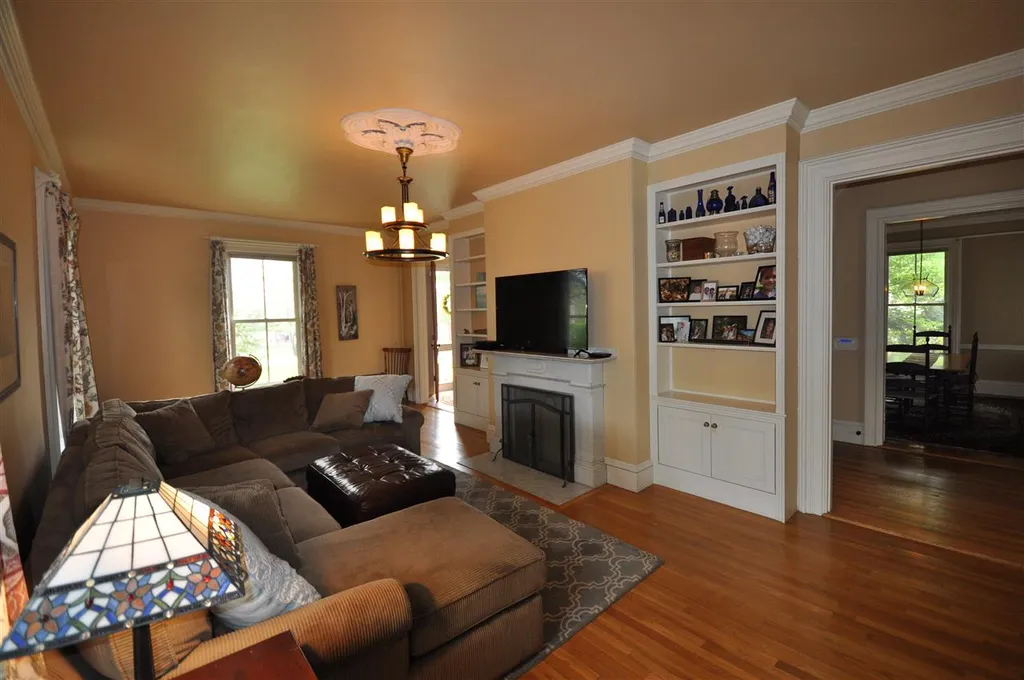 35 Main Street Hollis NH 03049