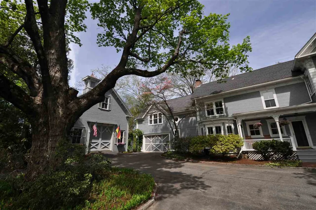 35 Main Street Hollis NH 03049
