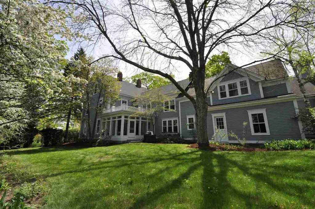 35 Main Street Hollis NH 03049