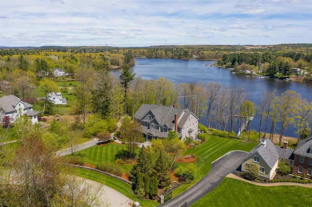 44 Waterloo Circle Dover NH 03820
