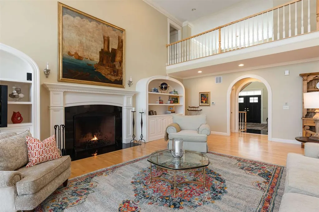 44 Waterloo Circle Dover NH 03820