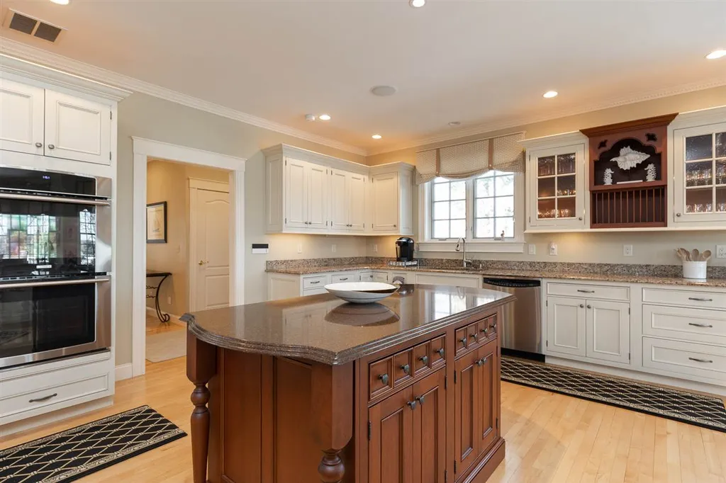 44 Waterloo Circle Dover NH 03820