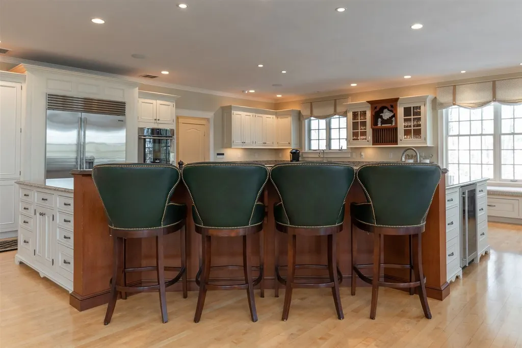 44 Waterloo Circle Dover NH 03820