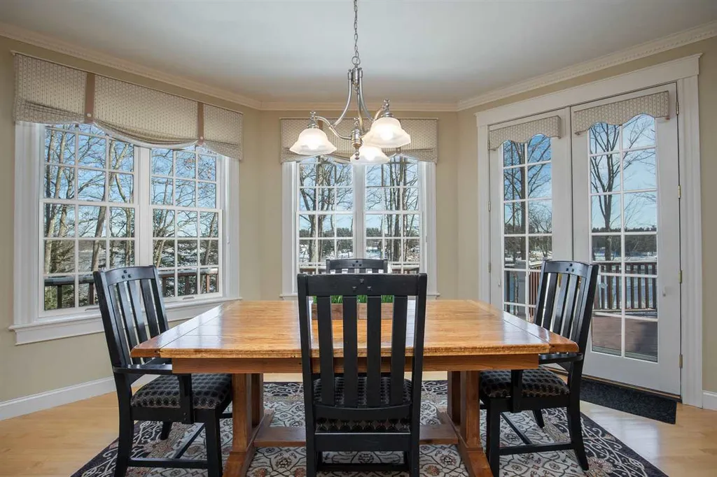 44 Waterloo Circle Dover NH 03820