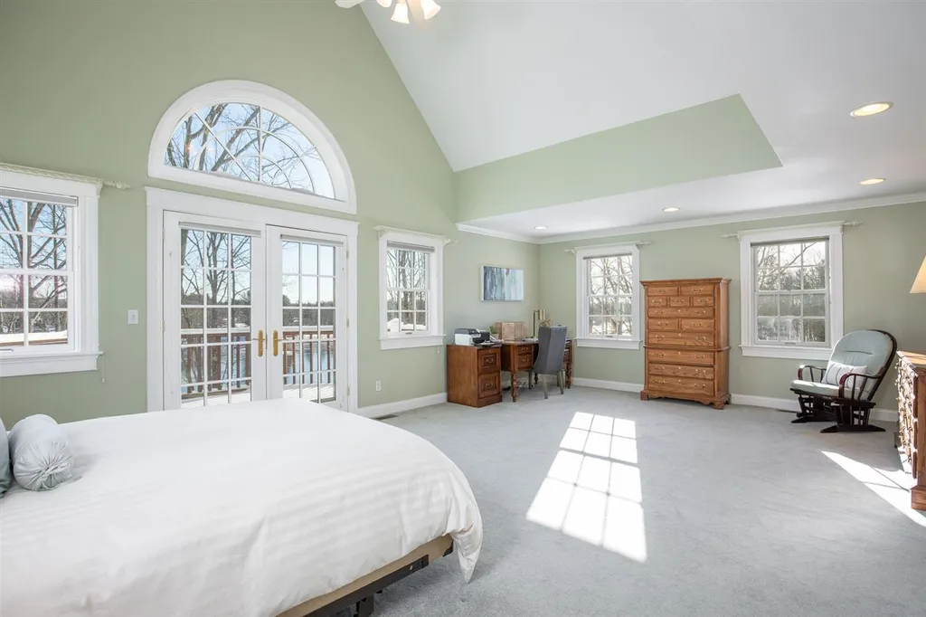 44 Waterloo Circle Dover NH 03820