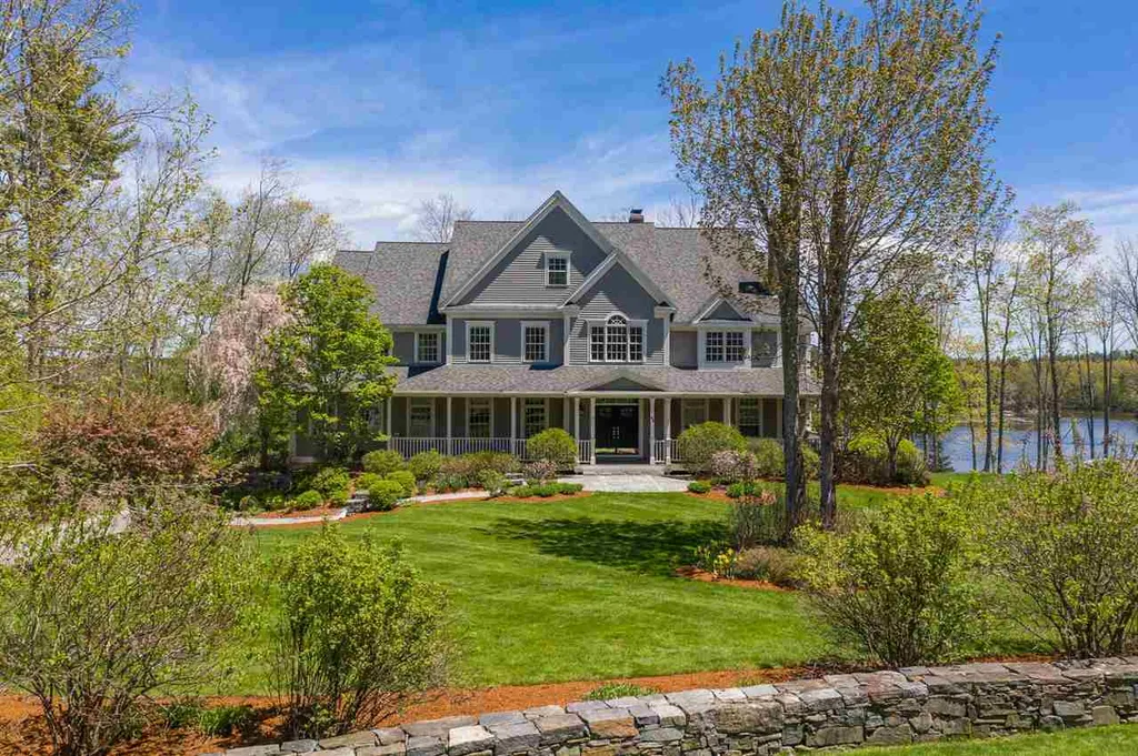44 Waterloo Circle Dover NH 03820