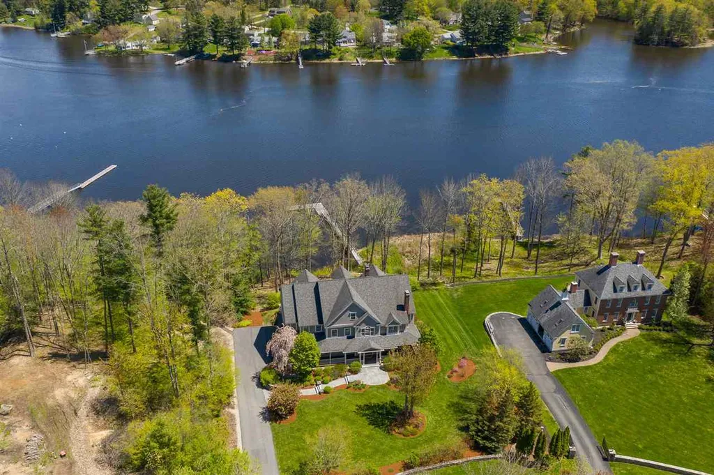 44 Waterloo Circle Dover NH 03820