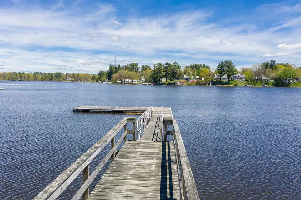 44 Waterloo Circle Dover NH 03820