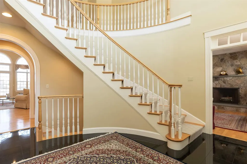 44 Waterloo Circle Dover NH 03820