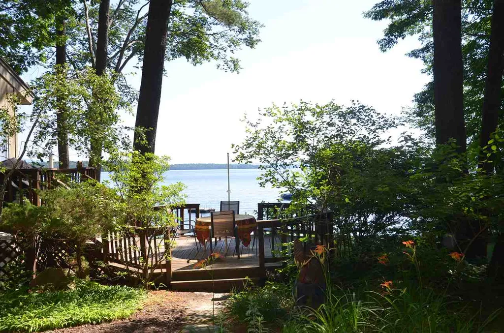 193 Dockham Shore Road Gilford NH 03249