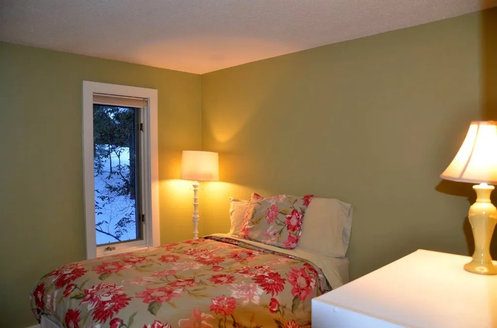 193 Dockham Shore Road Gilford NH 03249