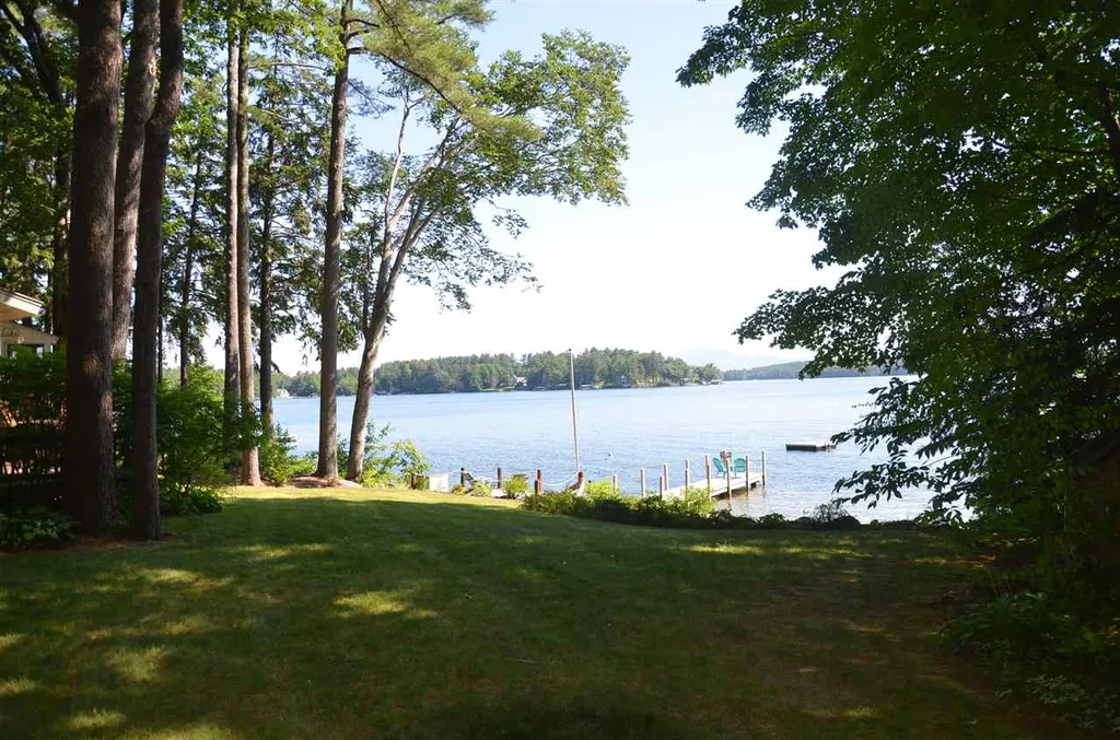 193 Dockham Shore Road Gilford NH 03249