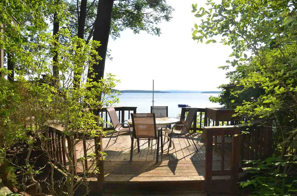 193 Dockham Shore Road Gilford NH 03249
