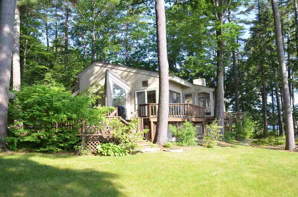 193 Dockham Shore Road Gilford NH 03249