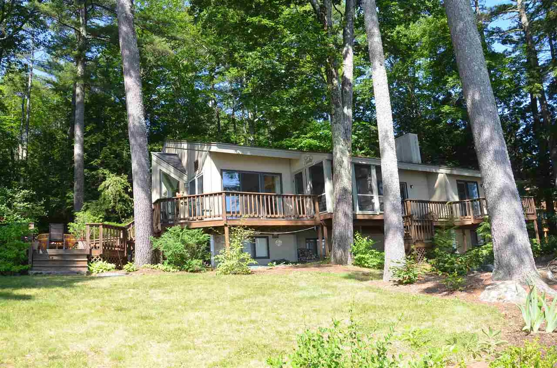 193 Dockham Shore Road Gilford NH 03249