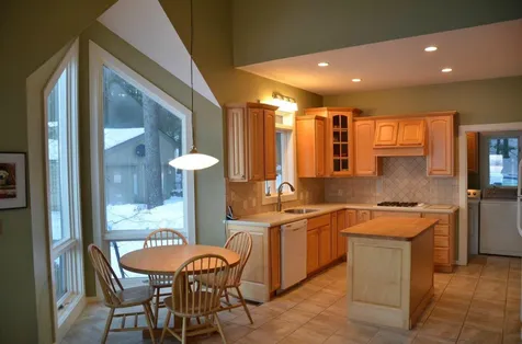 193 Dockham Shore Road Gilford NH 03249