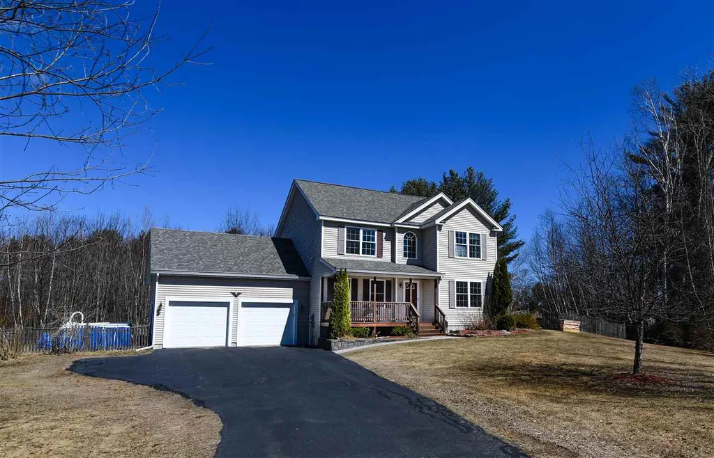 25 Long Meadow Farm Drive Epping NH 03042