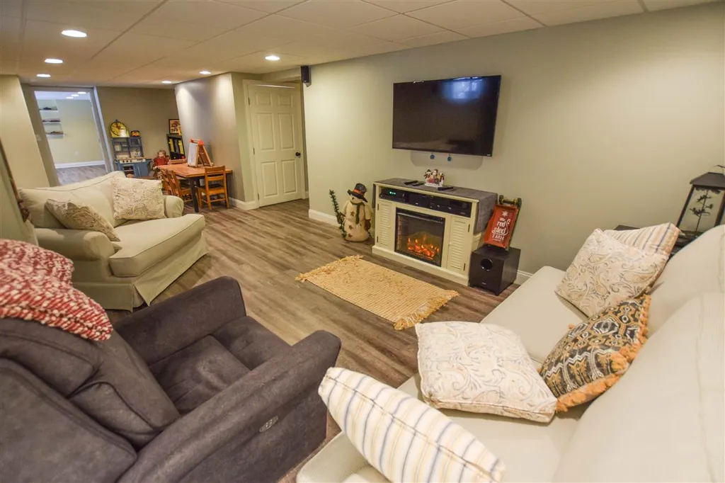 239 Lexington Drive Laconia NH 03246