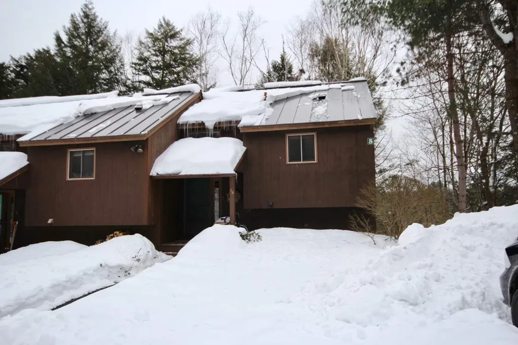 253 Old Quechee Road Hartford VT 05059