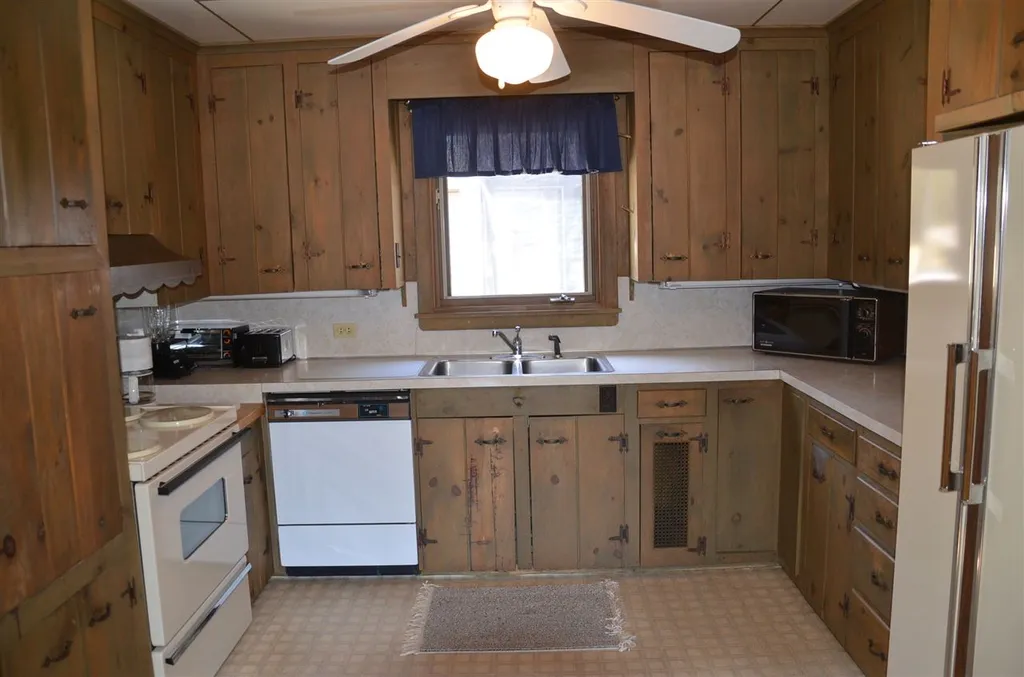 107 Springfield Point Road Wolfeboro NH 03894