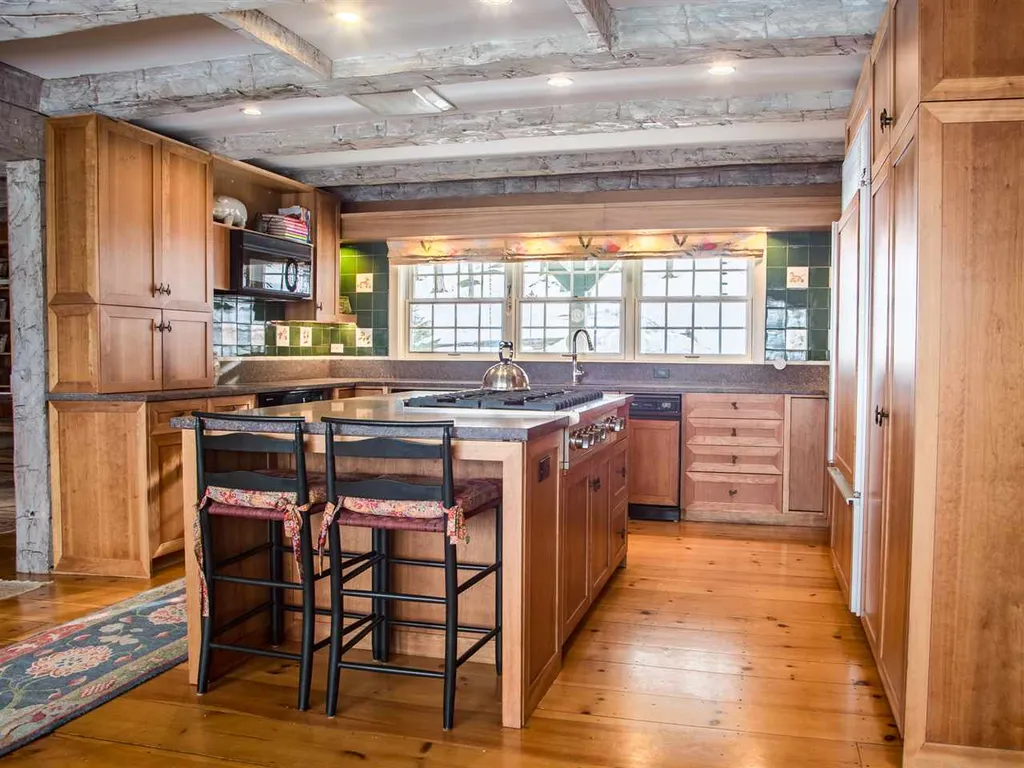 305 Old Farm Lane Warren VT 05674