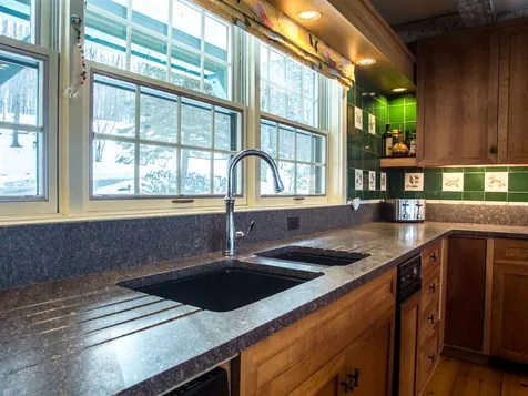 305 Old Farm Lane Warren VT 05674