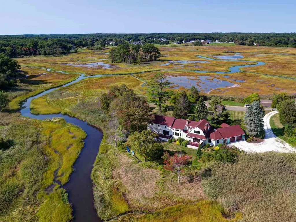 33 Viano Island North Hampton NH 03862