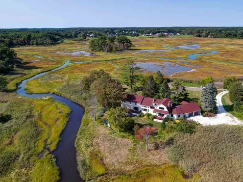 33 Viano Island North Hampton NH 03862