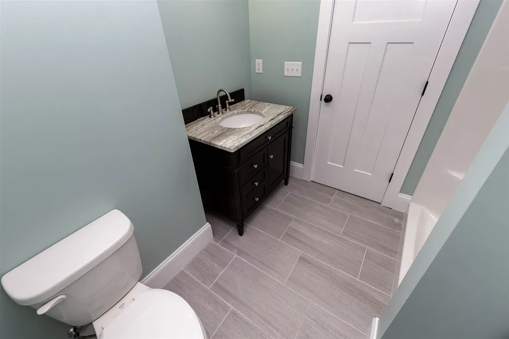 12 Whittaker Drive Stratham NH 03885