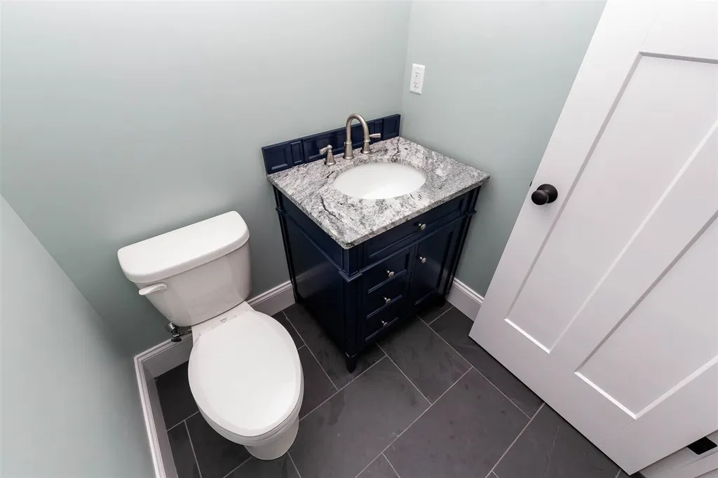 12 Whittaker Drive Stratham NH 03885