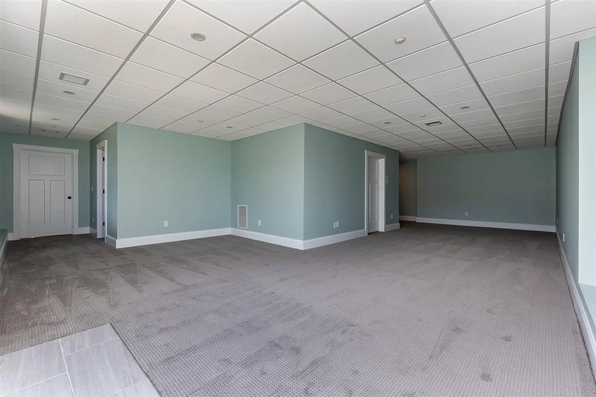 12 Whittaker Drive Stratham NH 03885