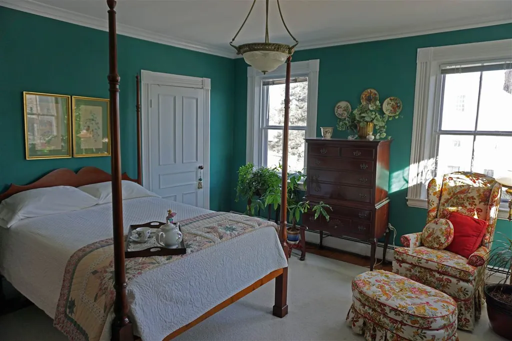 38 Middle Street Keene NH 03431
