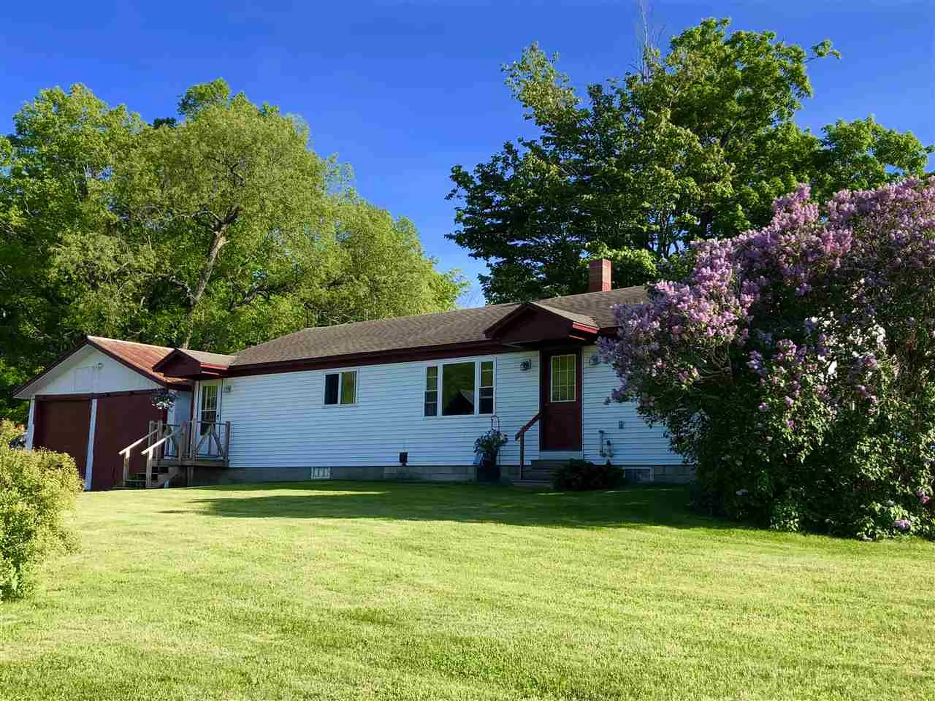 16 Rodimon Lane Piermont NH 03779